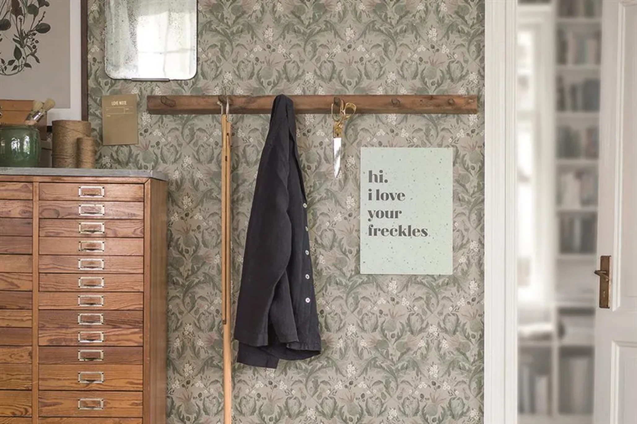 Inspirasjon til tapet i gangen – imponer med flotte tapeter i gangen 